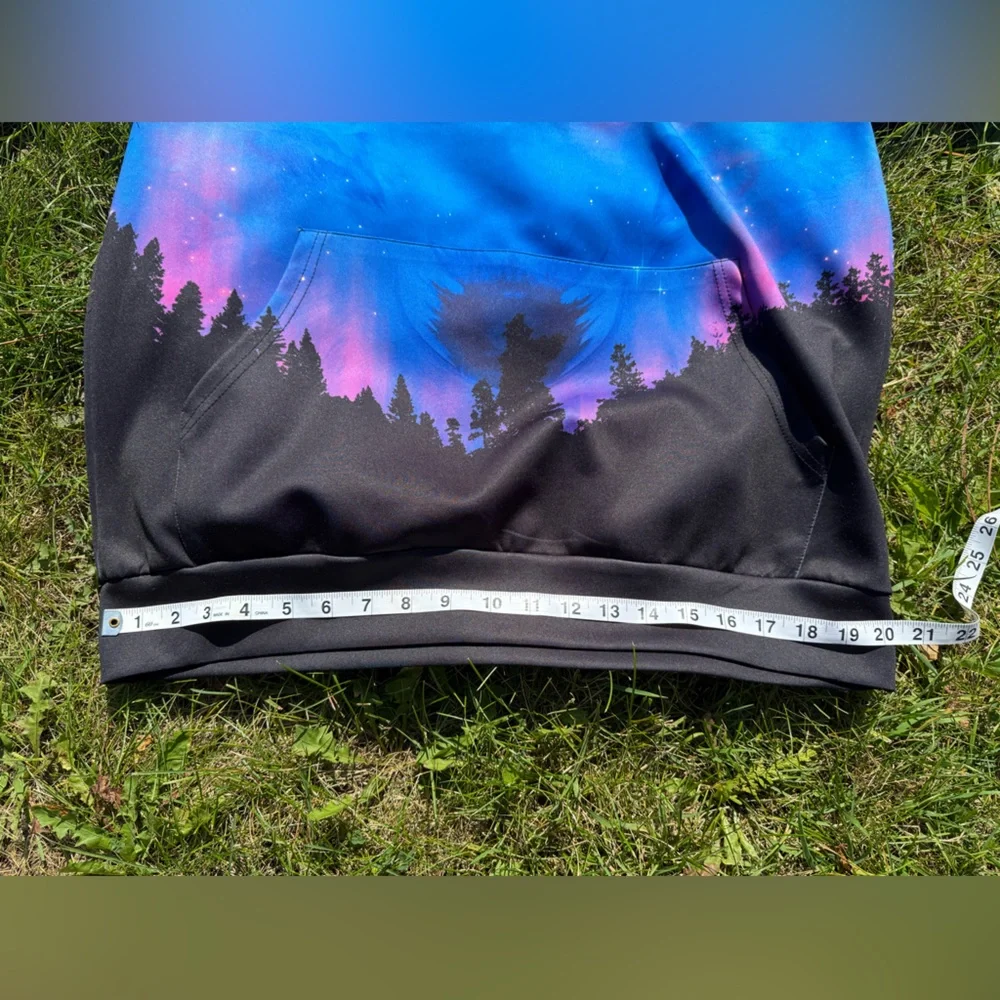 Vibrant Wolf Graphic Hoodie - Picture 6 of 12